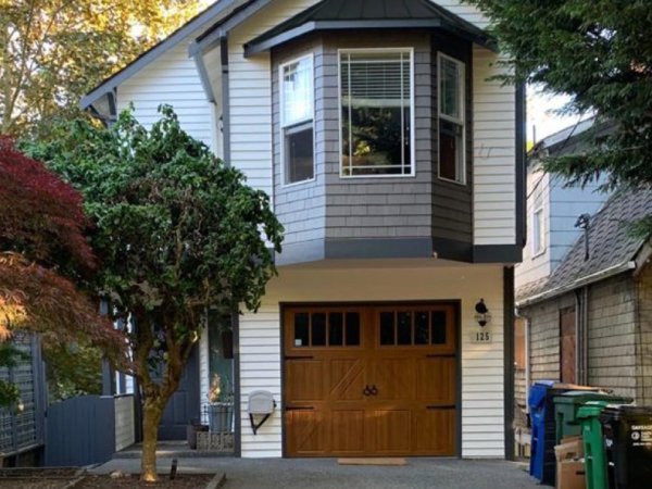 Garage door service Puyallup